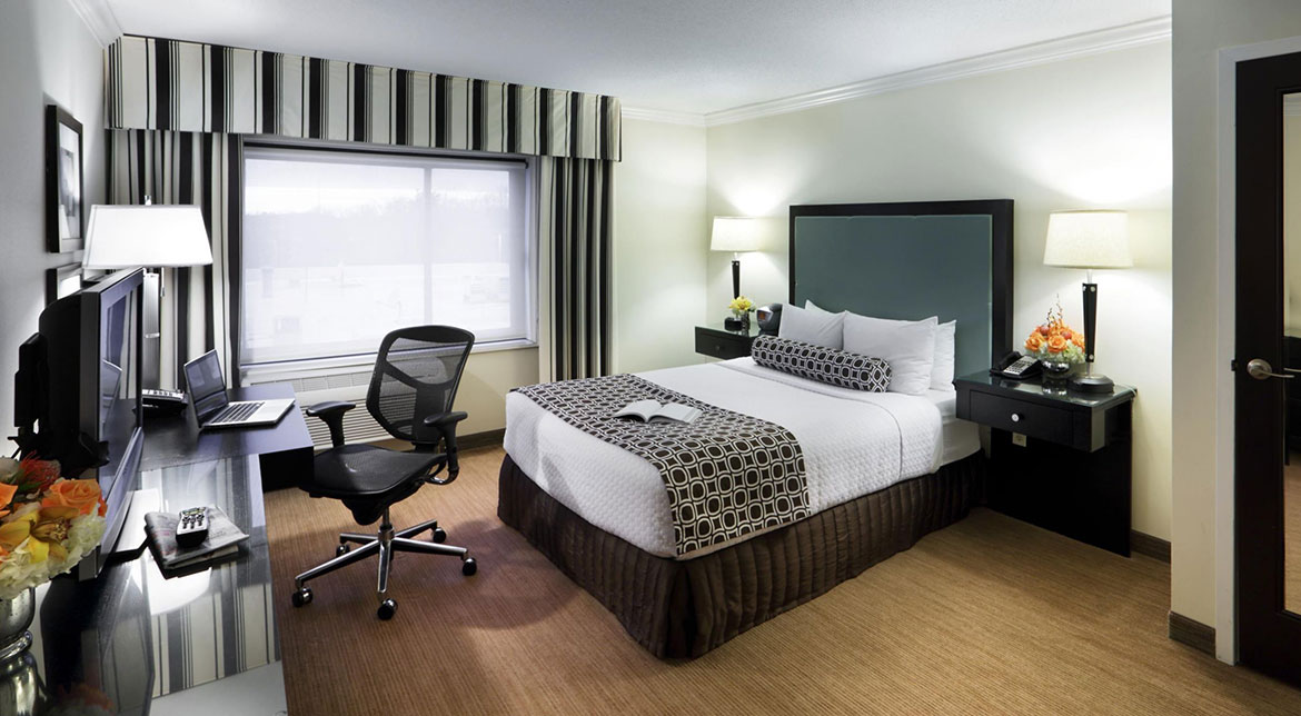crowne plaza natick queen room